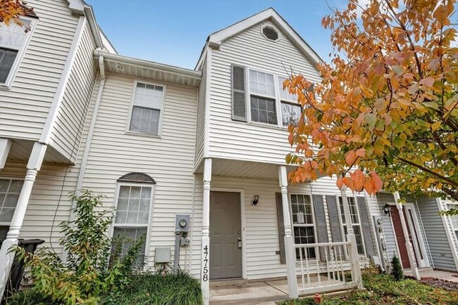 Primary Photo - 47758 Devin Cir