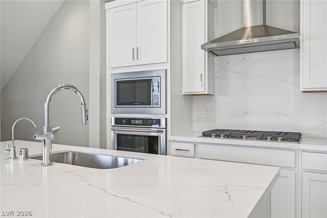 Building Photo - 3338 Esker Rdg Ave