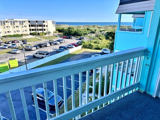 Building Photo - 301 Commerce Way