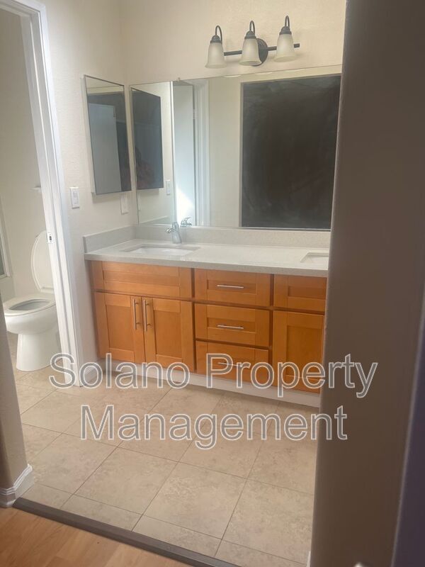 Building Photo - 184 Nantucket Cir