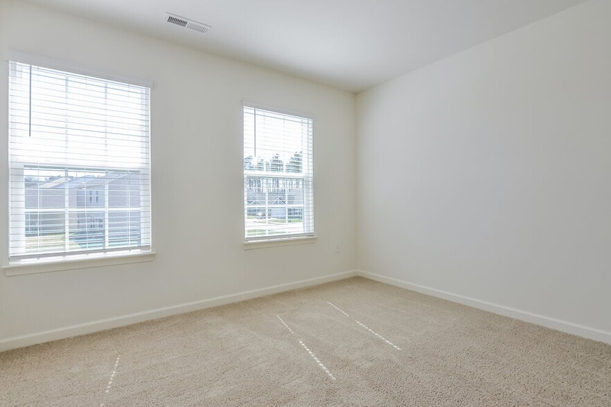 Building Photo - 21 Relict Dr