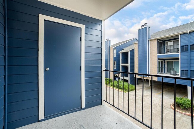 Building Photo - 18515 Egret Bay Blvd