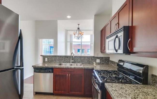 Building Photo - 530 K St