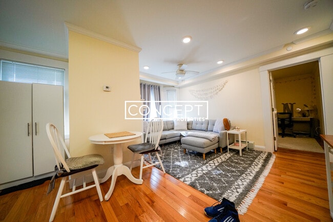 Building Photo - 219 Commonwealth Ave