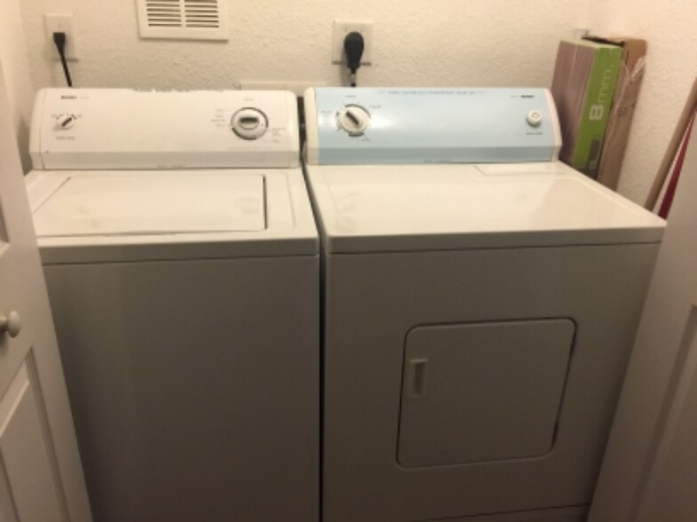 Building Photo - 10901 NW 83rd St