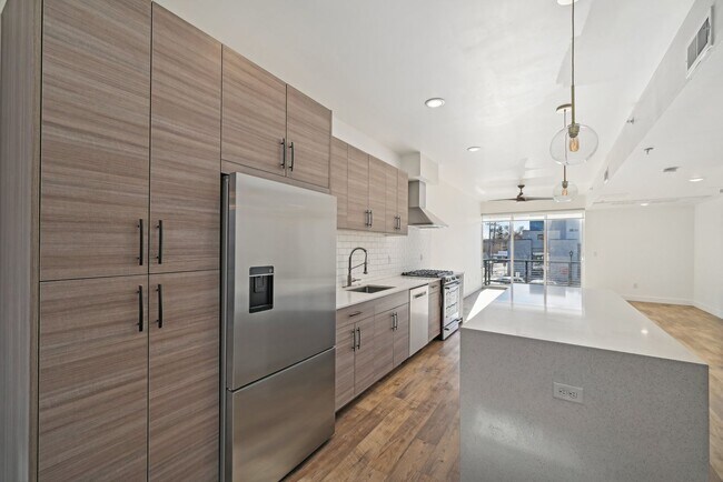 Building Photo - 2BR/2.5BA Condo in Central Ninth | Mountain Views, Solar & Walk to Everything