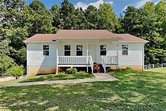 Building Photo - 285 Woodland St