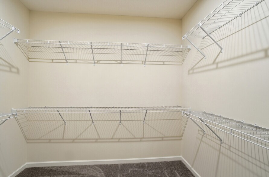 Building Photo - 1242 Fairstone Dr