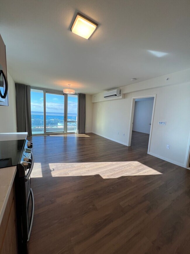 Building Photo - ** 2 BEDROOM 2 BATH** 2 covered PARKING, O...