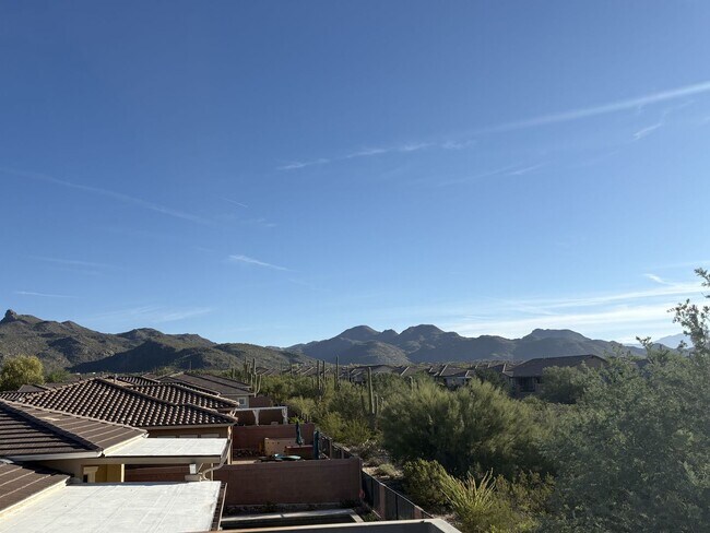 Building Photo - Dove Mountain 4 bedroom with Den 3,277 sq ft 3 car tandem garage