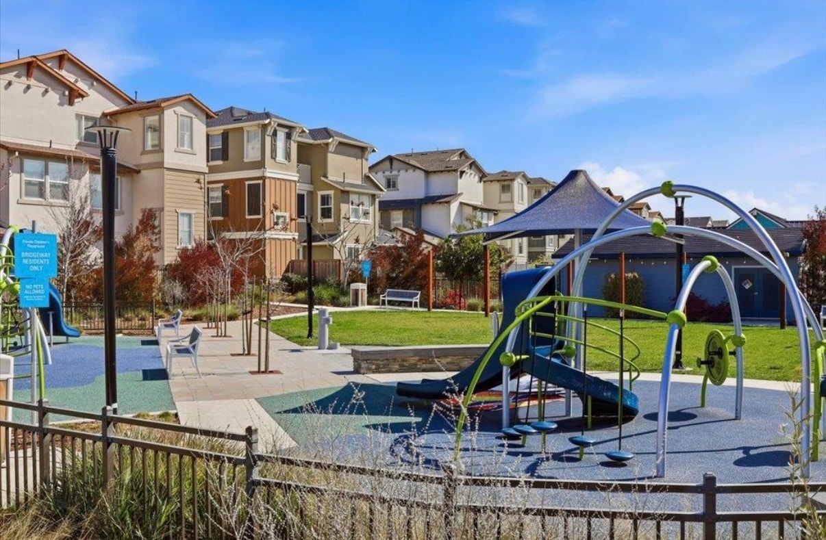 Building Photo - 9343 Ocean Park Way