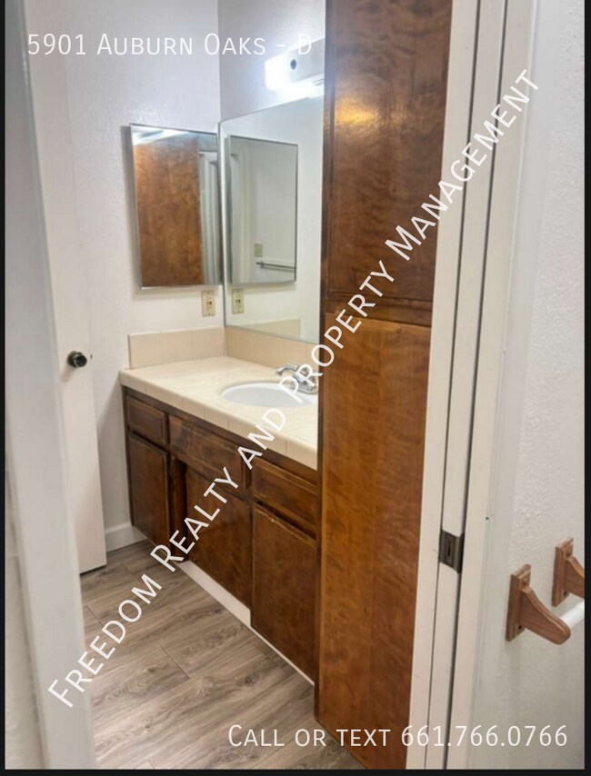 Building Photo - 5901 Auburn Oaks Dr