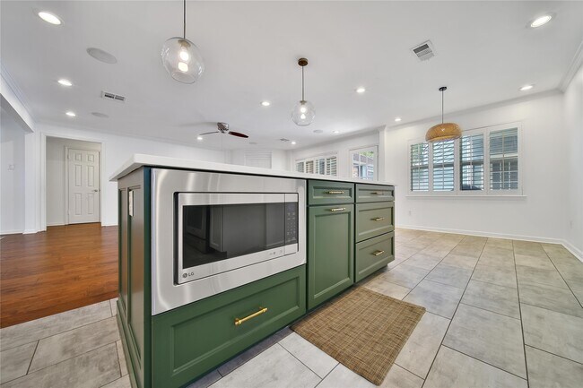 Building Photo - 5027 Twin Candle Dr