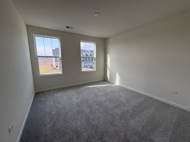 Building Photo - 2208 Ryegrass Ln