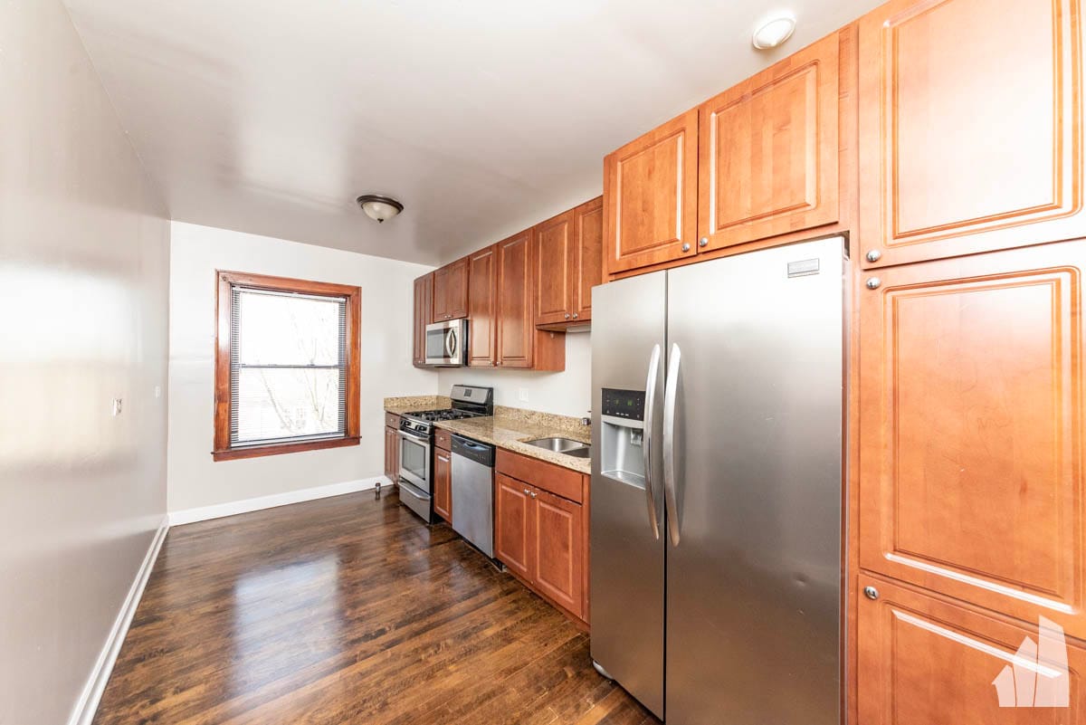 Building Photo - 5045 N Wolcott Ave