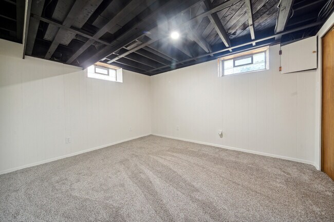 Building Photo - 36640 Angeline Cir