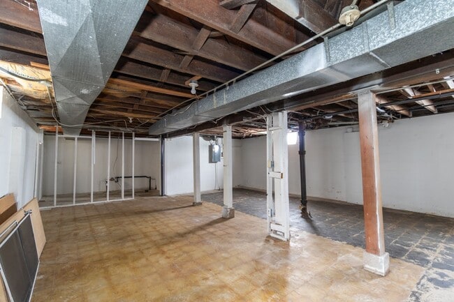 Building Photo - 2319 Hecker Ave