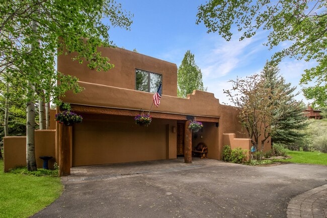 Building Photo - Sun Valley Home, Fully Furnished and Move-in Ready