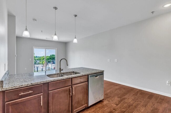 Building Photo - 1118 Litton Ave