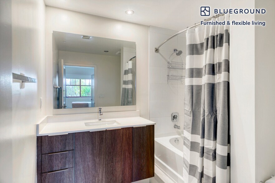 Building Photo - 12420 SW 50th Ct