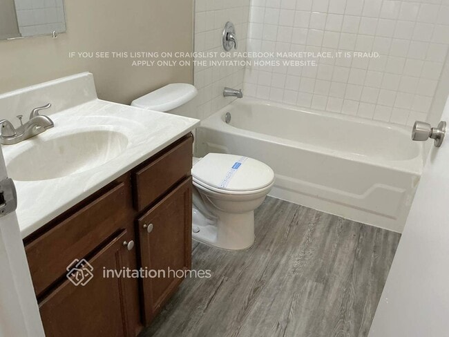 Building Photo - 7611 W Fullerton Ave