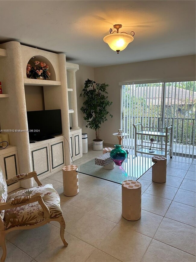 Building Photo - 9456 SW 77th Ave