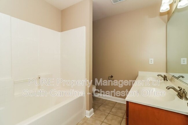 Building Photo - 9034 Parlor Dr