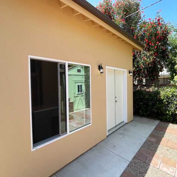 Building Photo - 8045 Norwich Ave