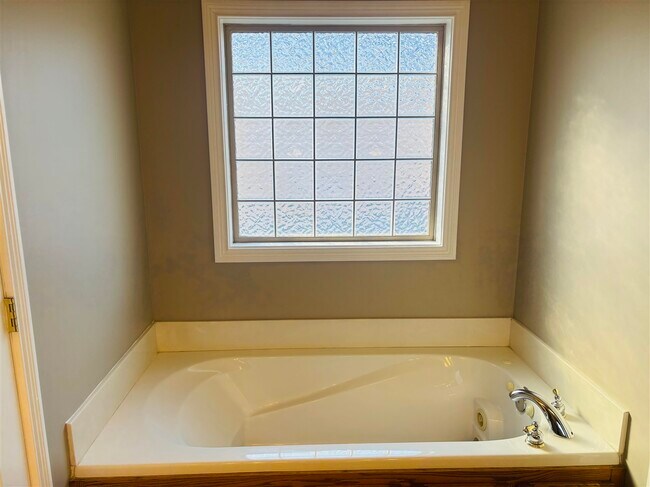 Building Photo - 2616 Danhaven Dr