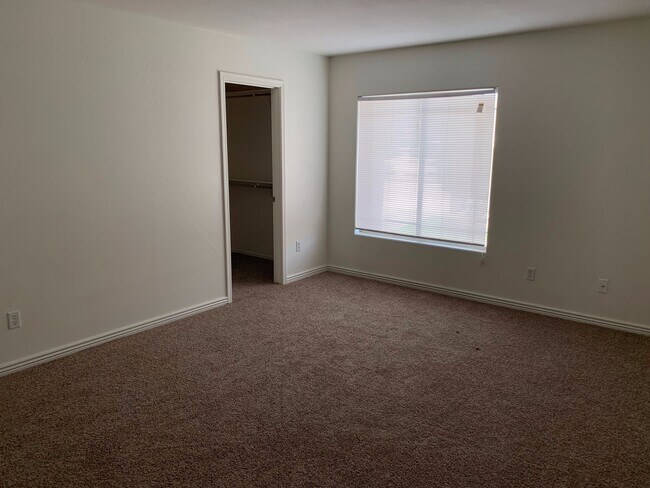 Building Photo - Affordable 5 Bedroom Living in Growing Maricopa