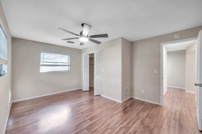 Building Photo - Modern, Move-In-Ready 3/2 Home with Spacious Yard & Garage |