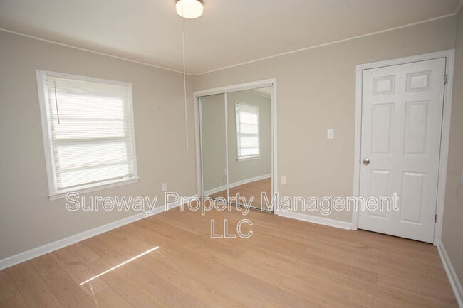 Building Photo - 11 Sedgwick Ln