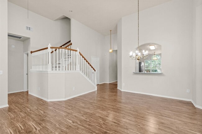Building Photo - 127 N Willow Point Cir