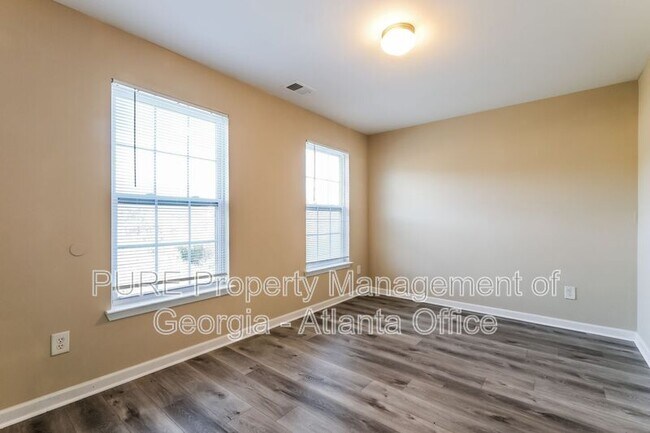 Building Photo - 1706 Stonehaven Cir