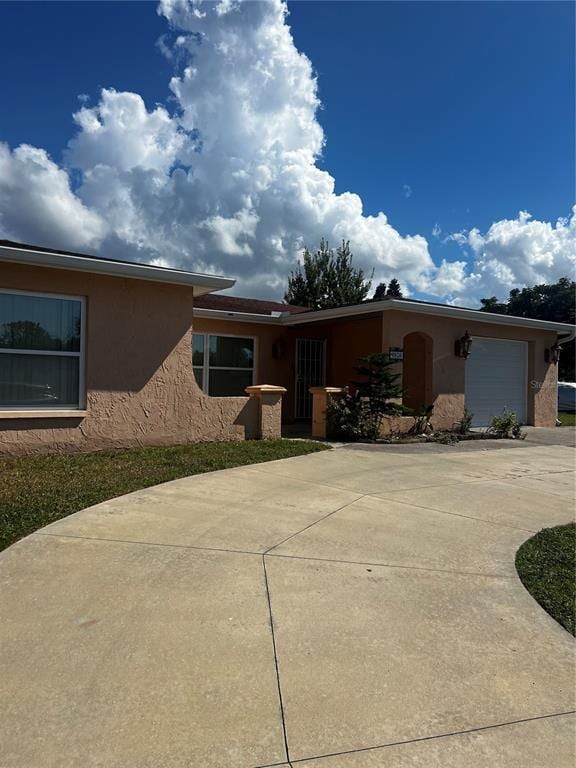 Building Photo - 9820 Glen Moor Ln