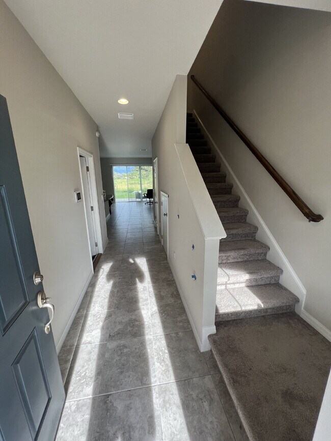 Building Photo - 7016 Grand Elm Dr