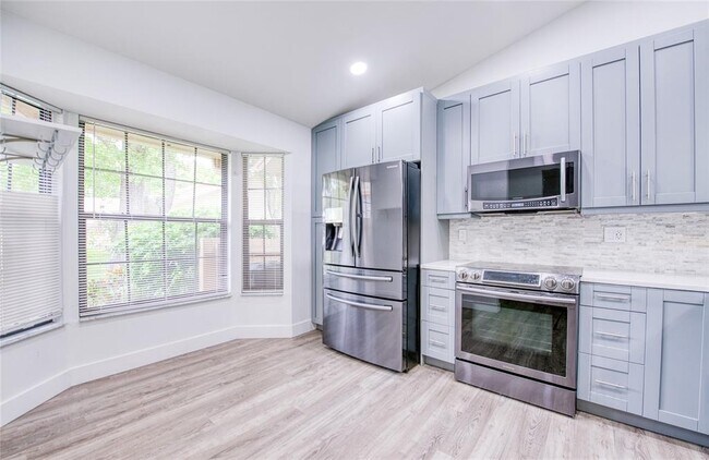 Building Photo - 2617 Bentley Dr