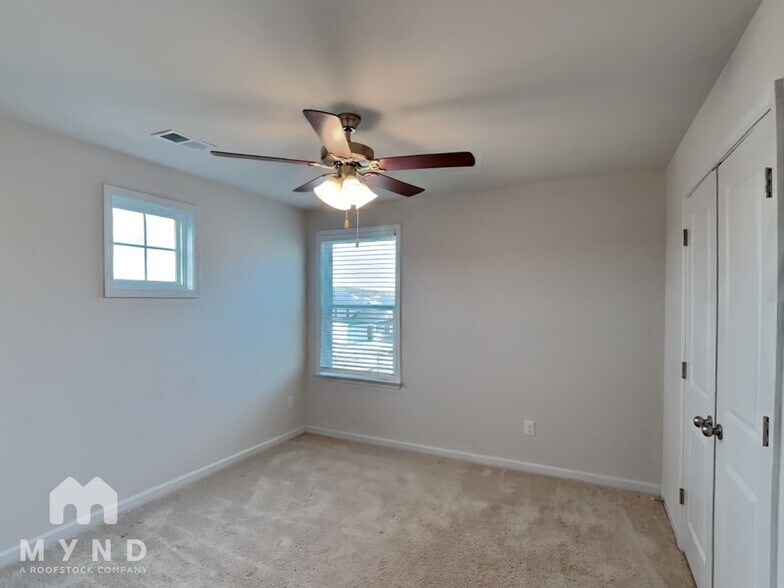 Building Photo - 71 Dew Drop Ln