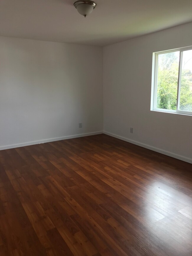 Building Photo - Spacious Dual-Unit Home in Prime Echo Park Location *Close to Dodger Stadium*