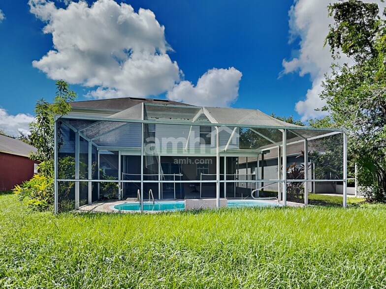 Building Photo - 10114 Maronda Dr