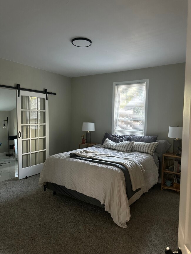 Building Photo - 3601 W Pikes Peak Ave