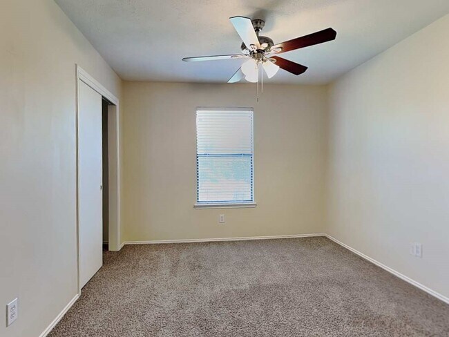 Building Photo - 9206 Rosewell Ct