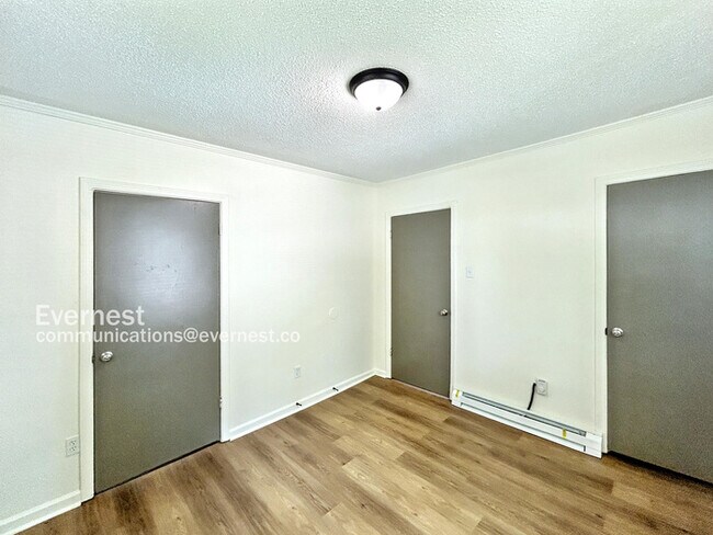 Building Photo - 2193 Clifton Ave