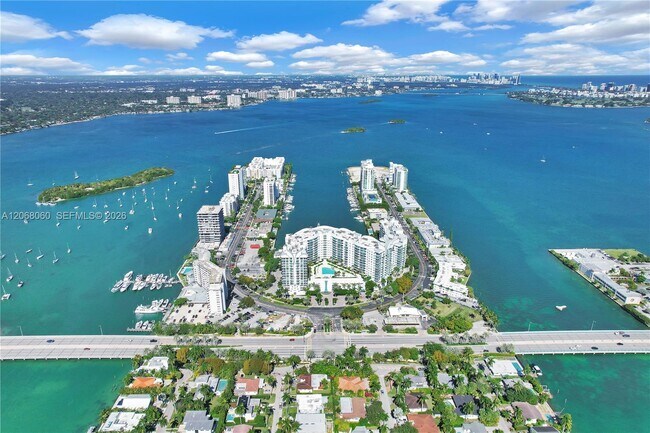 Building Photo - 7900 Harbor Island Dr
