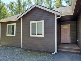 Building Photo - 645 W Holiday Dr