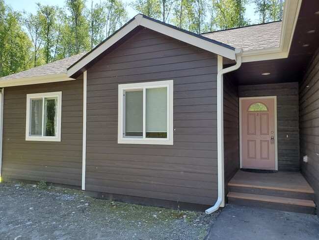 Building Photo - 645 W Holiday Dr