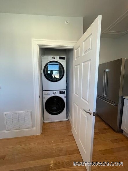 Building Photo - 75 Winchester St