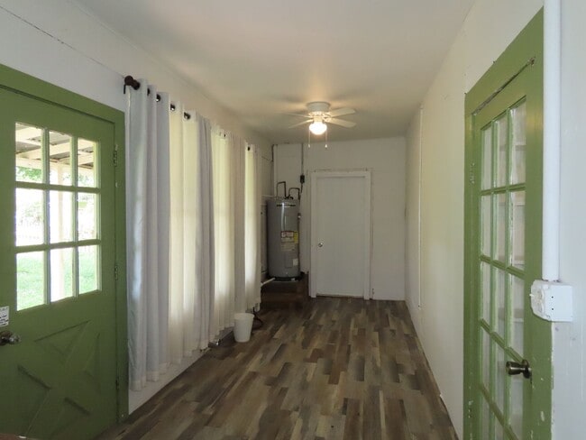 Building Photo - Cozy 2 Bedroom 1 Bath in Winona