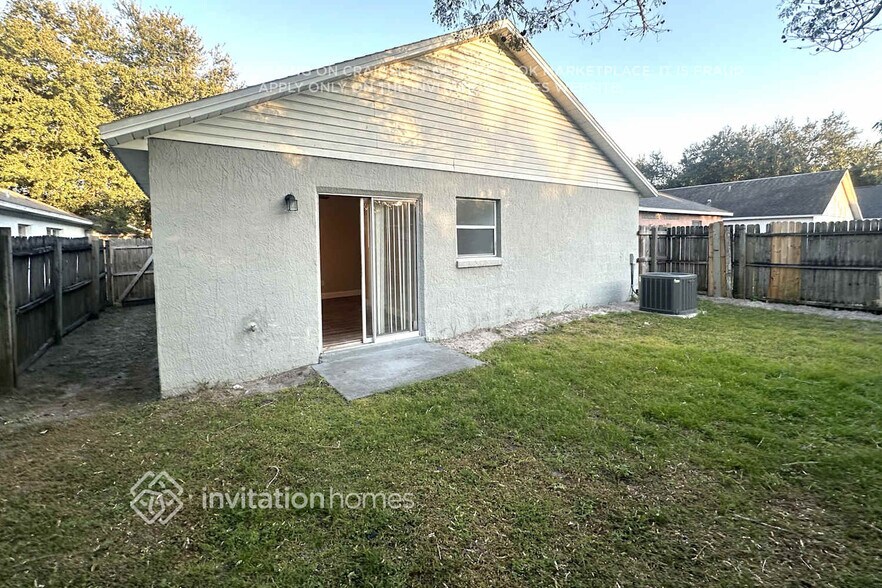 Building Photo - 1152 Golden Gate Ave