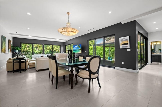 Building Photo - 5735 SW 35th St